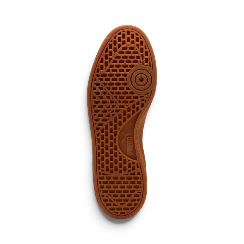 Displays the technical rubber tread designed for unreal indoor-inspired grip.