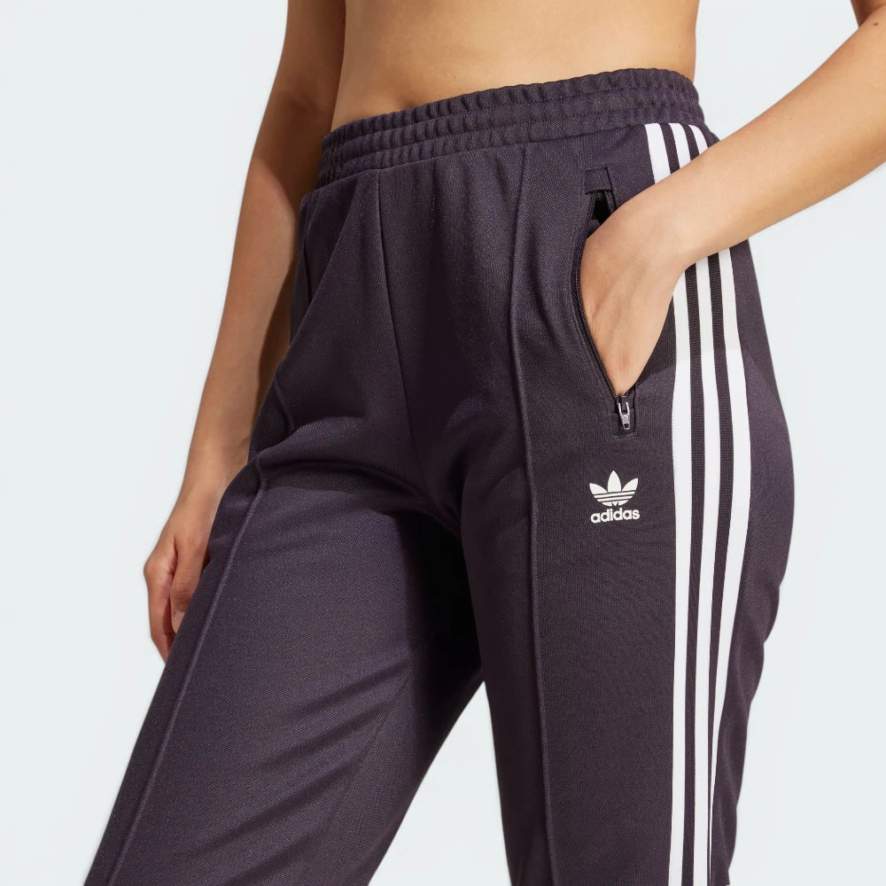 Highlights the "unreal" finish of the cotton-blend weave and the pocket zip detail.