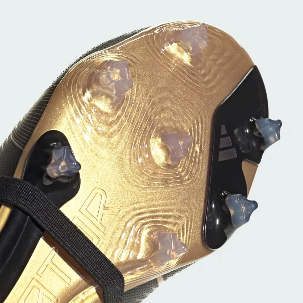 Highlighting the transition between the textured upper and the high-performance Controlplate 2.0 chassis.