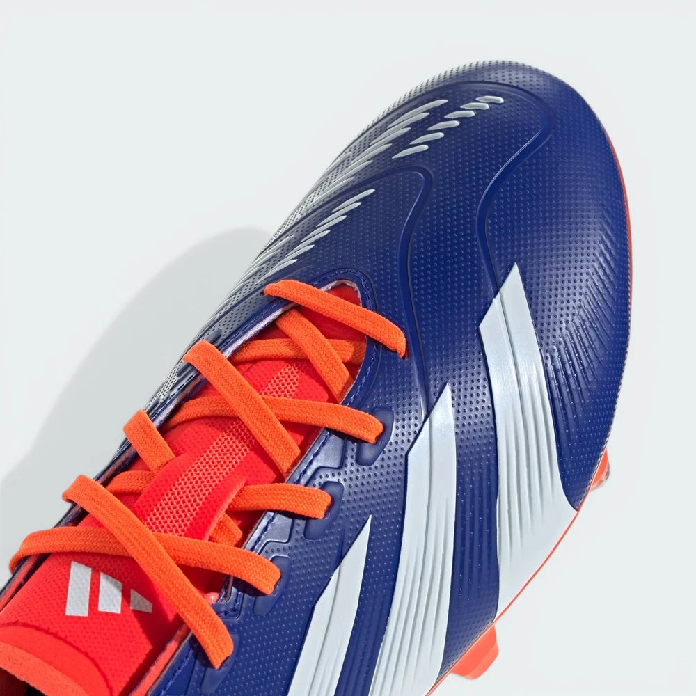 Zoom Looking at the Front of the Shoes and Laces: A close-up of the Strikescale fins and the precision-engineered forefoot texture.