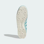 The classic "Super Light" traction pattern on the low-profile rubber sole, showcasing the vintage Off White finish.