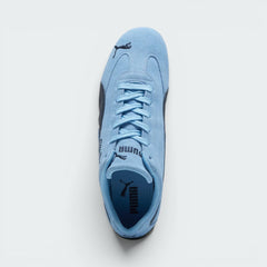 Focuses on the locked-in lacing system and the professional finish of the embroidered PUMA Cat on the toe