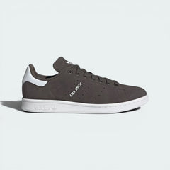 Side Profile Image: The Shadow Olive Stan Smith, highlighting the contrast between the dark green suede and the bright Cloud White rubber outsole.