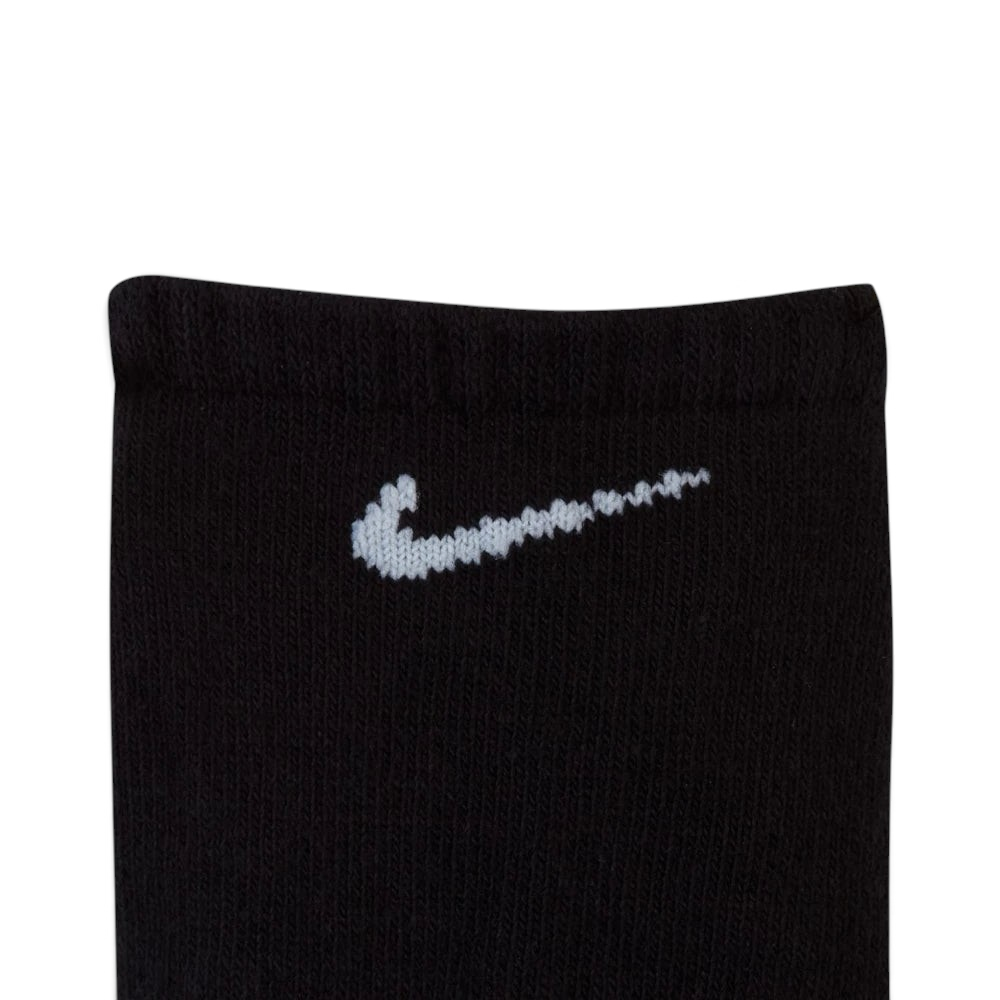 Highlighting the stretchy ribbing around the opening and the high-quality cotton-nylon blend.
