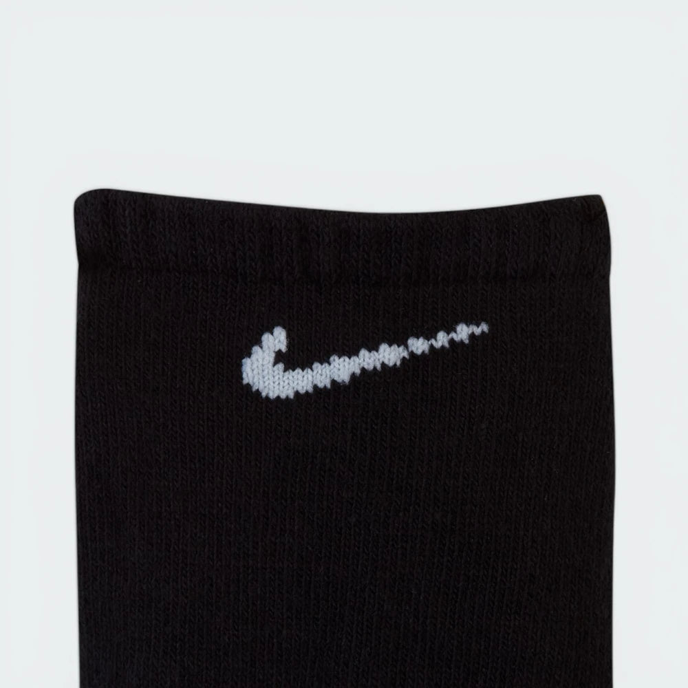 Highlighting the stretchy ribbing around the opening and the high-quality cotton-nylon blend.