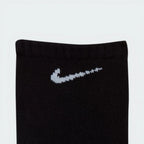 Highlighting the stretchy ribbing around the opening and the high-quality cotton-nylon blend.