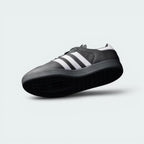 Displays the specialized recessed pocket area hiding the two-bolt cleat mount matrix, surrounded by high-grip walking lugs designed for unreal off-bike traction.