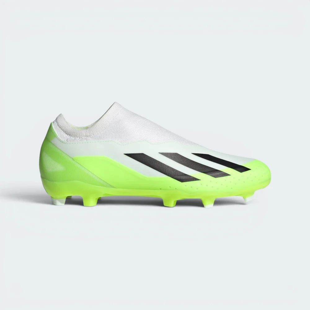 Highlights the high-velocity Lucid Lemon branding slashing across the professional depth of the Cloud White coated upper.