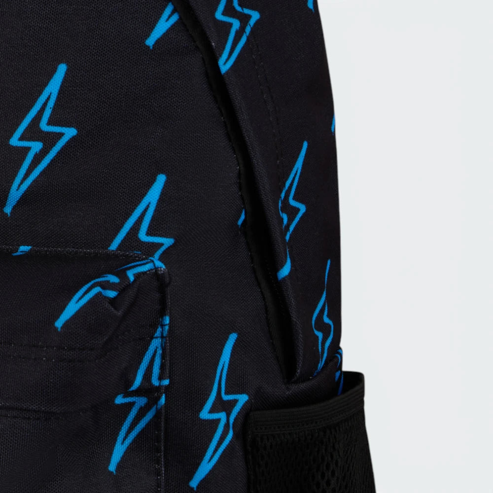 Zoom into the side showing the front pocket and bottle holder