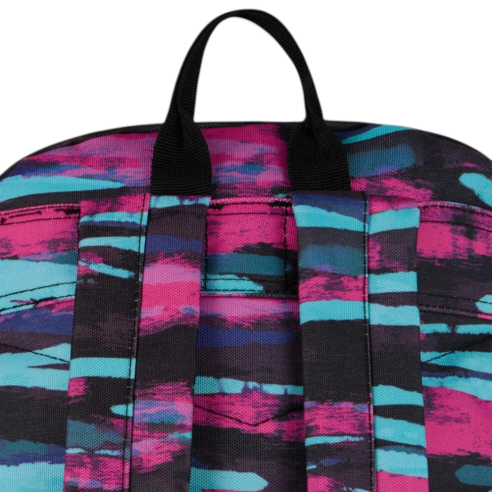 Focuses on the padded back panel and the professional webbing grab handle.