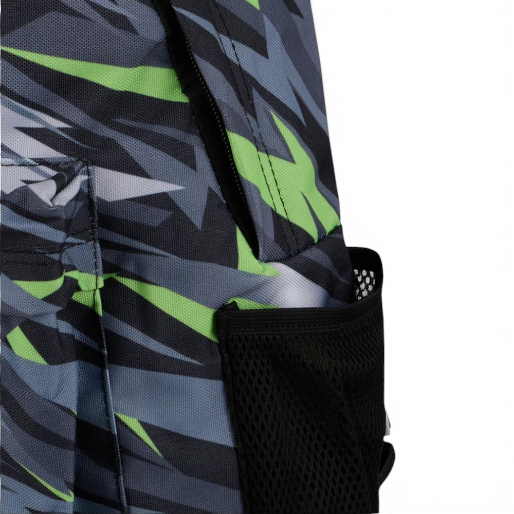 Padded Airtex Mesh Bottle Holder: Engineered for a stable and supportive hold on your drinks.