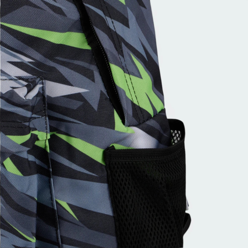 Padded Airtex Mesh Bottle Holder: Engineered for a stable and supportive hold on your drinks.