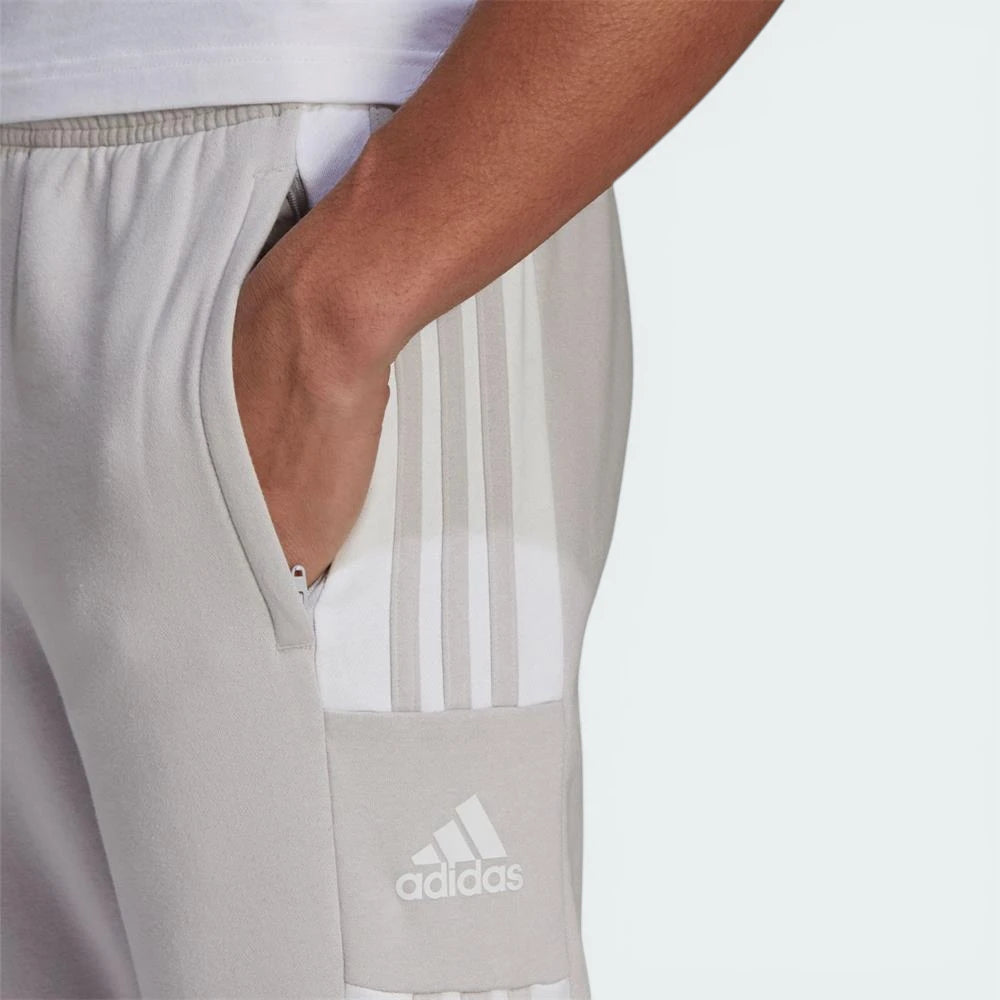 Zoom looking at the front zip pockets, highlighting the quality of the hardware and the reinforced pocket entry.