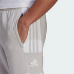 Zoom looking at the front zip pockets, highlighting the quality of the hardware and the reinforced pocket entry.