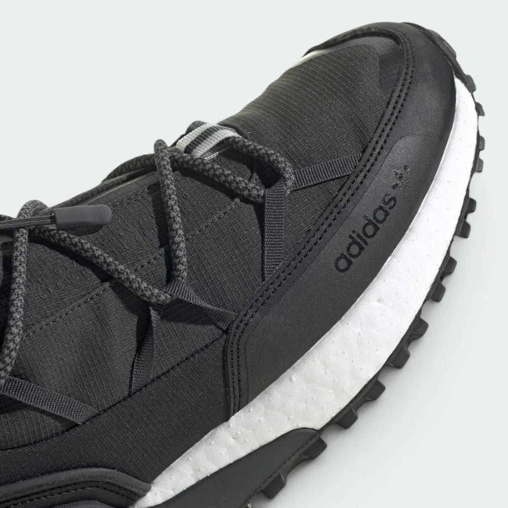 Details the high-definition textile weave and the precision of the protective overlays.