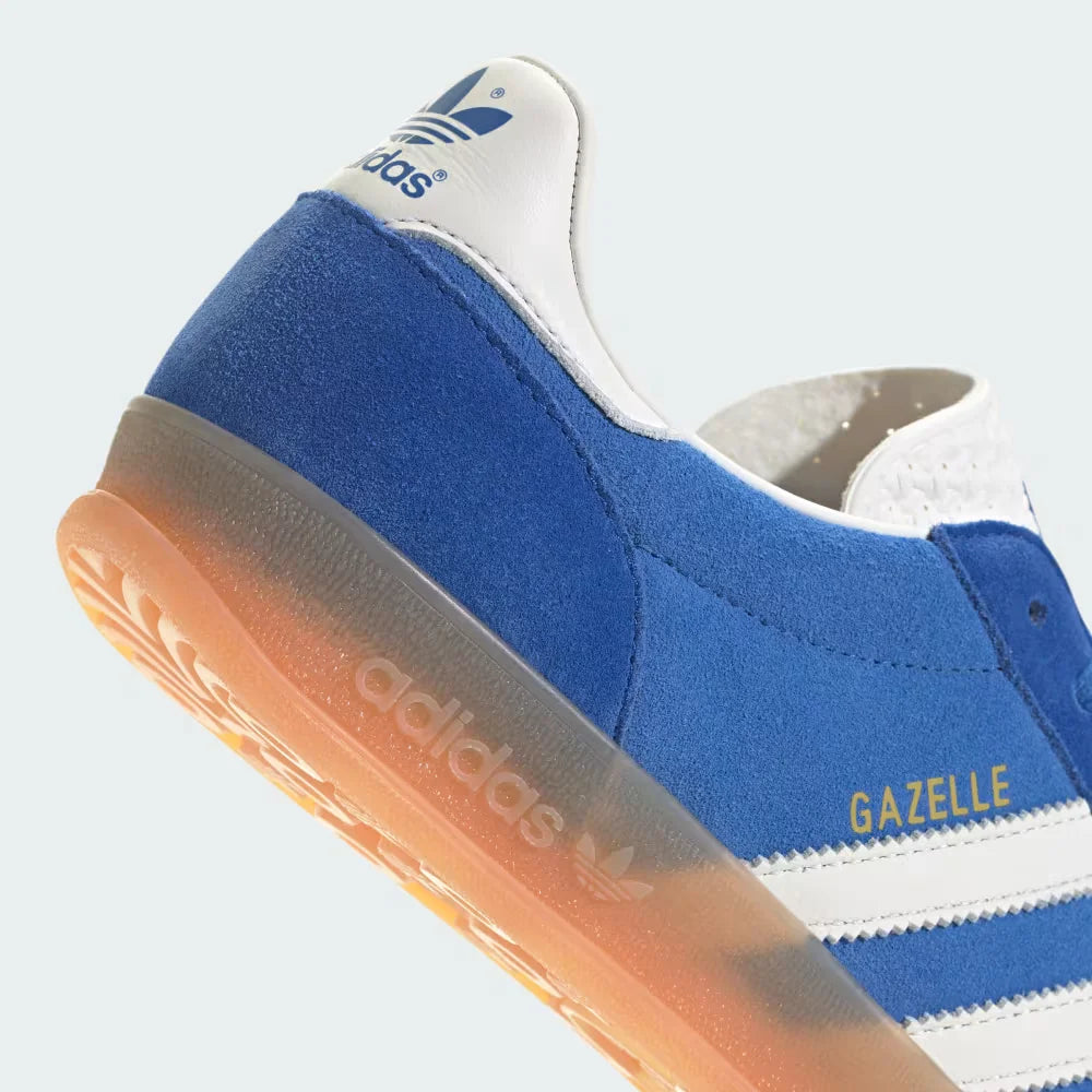 Zoom Looking at the Outsole and Midsole: Highlighting the semi-clear nature of the wrapped rubber and the premium leather lining at the collar.