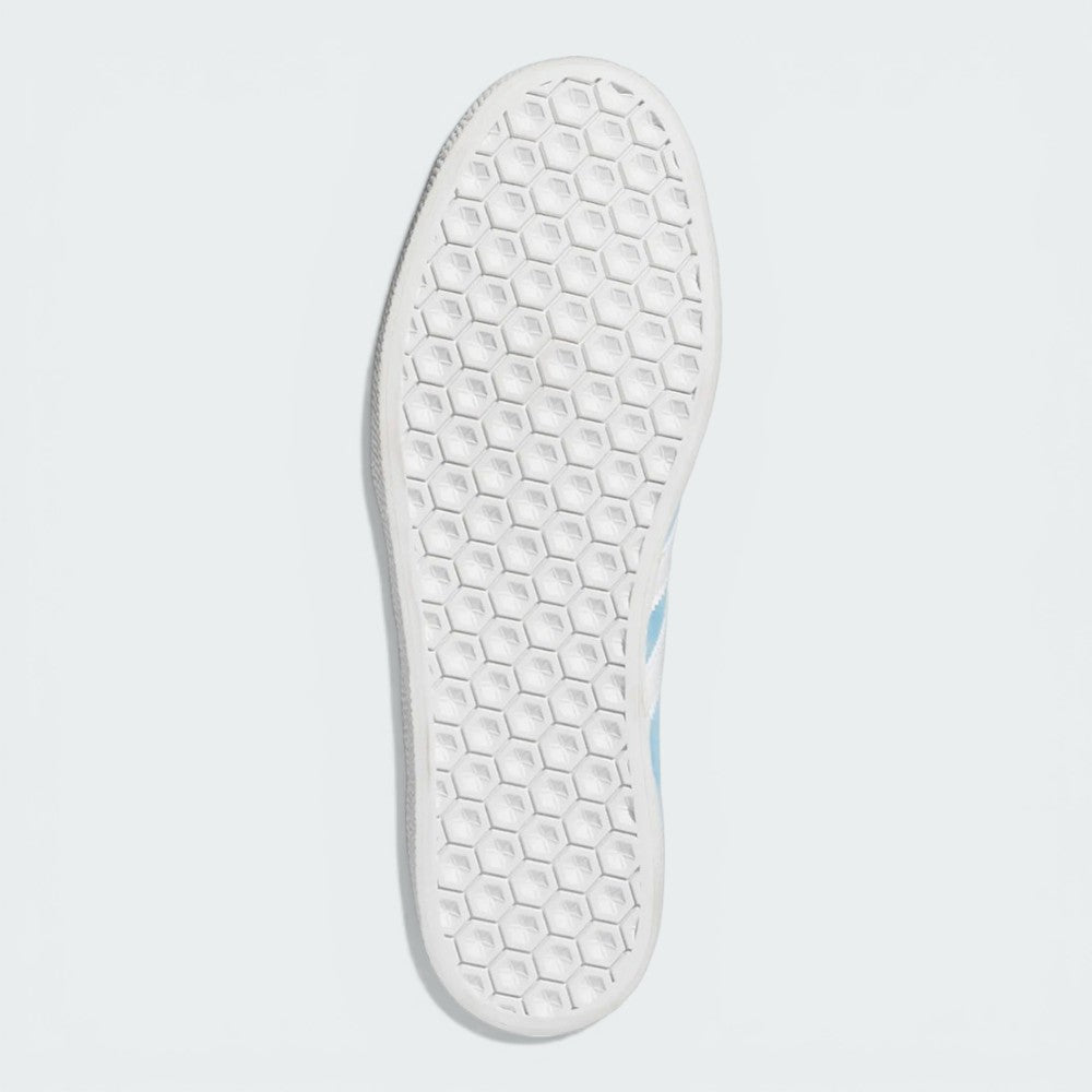 Showing the intricate Geoflex traction pattern designed for superior multi-directional board grip.
