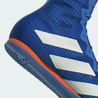 Highlights the "unreal" thin construction of the EVA midsole and the stable rubber construction.