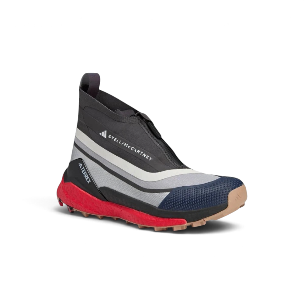 Emphasising the low-weight high-top silhouette and the professional alignment of the dual branding elements.
