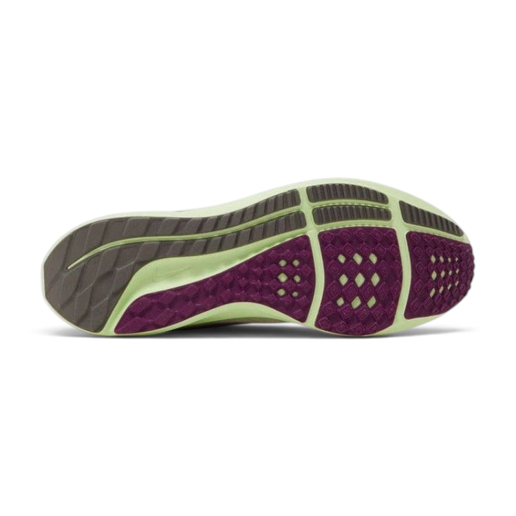 Outsole View: Showing the classic Waffle-inspired traction pattern and the flex grooves on the rubber sole.