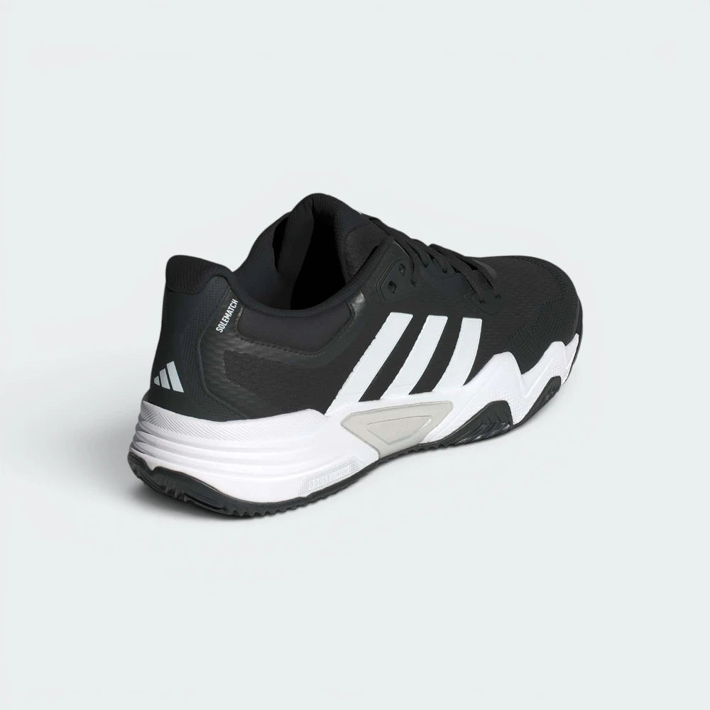 Focuses on the stiffened heel base construction shaped for ankle stability and premium Achilles tendon support.