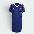 Highlights the high-velocity white adidas 3-Stripes running down the flanks and the professional drape of the regular-fit silhouette.