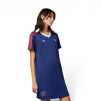 Highlights the "unreal" low-profile finish of the short sleeve hems and the stable fabric integration.