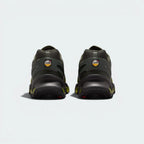 Focuses on the containment clip and the professional finish of the low-profile Dynamic Air tubes.
