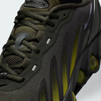 Details the high-definition mesh texture and the precision of the reinforced toe tip.