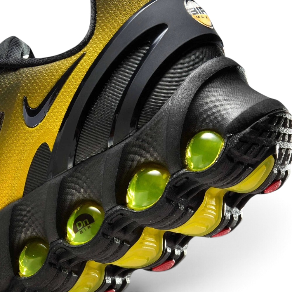 Highlights the technical foam midsole and the "unreal" finish of the pressurised Dynamic Air system.