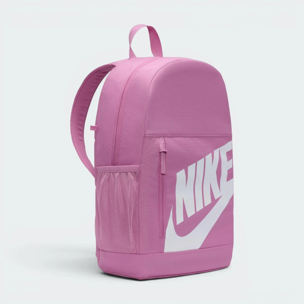 Emphasising the locked-in front pocket and the high-definition Nike branding.