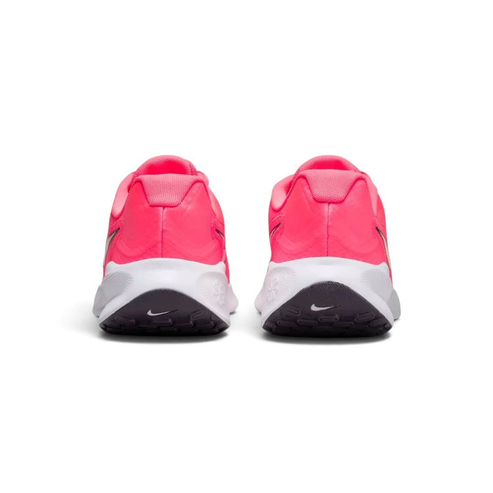 Focuses on the structural heel touchpoint pods and the clean finish of the protective raised midsole wrapping around the rearfoot.