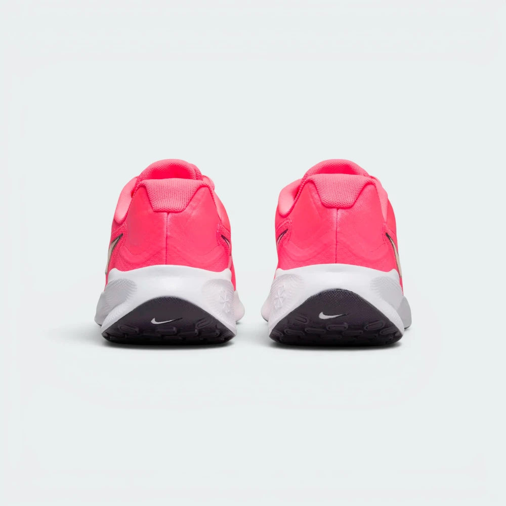 Focuses on the structural heel touchpoint pods and the clean finish of the protective raised midsole wrapping around the rearfoot.