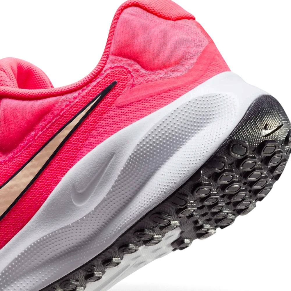 Highlights the "unreal" clean finish of the plush foam tooling and its stable, secure bonding to the lower rubber traction plates.