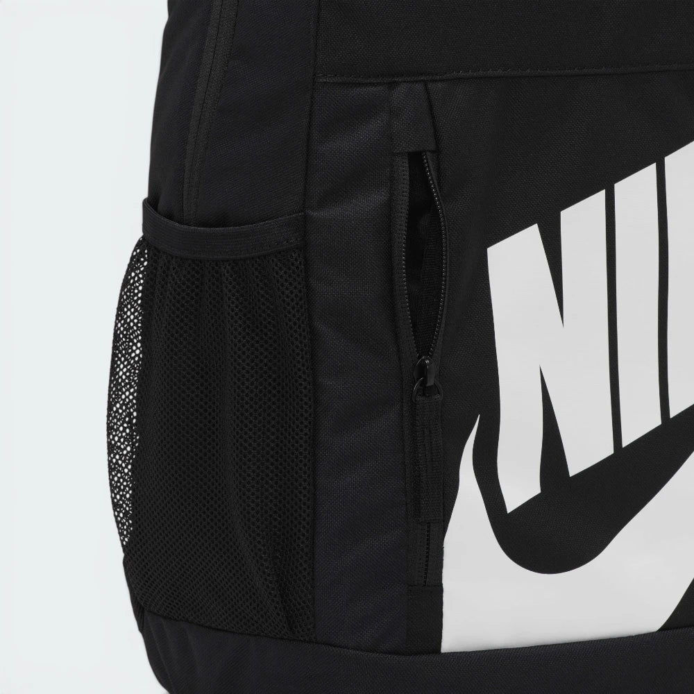 Details the premium precision of the twin-needle stitching tracking around the quick-grab front zipper compartment, framing how the secure pulls slide smoothly under tension.