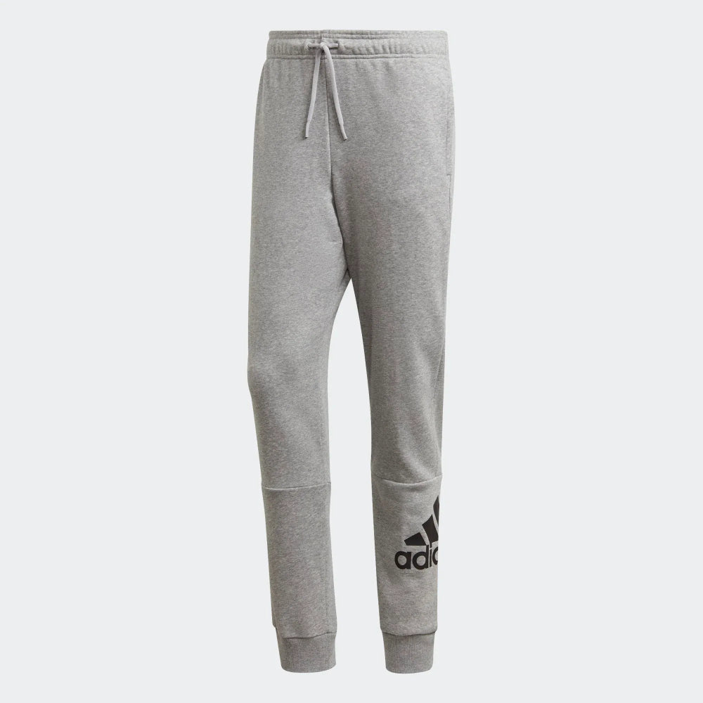Focuses on the elasticated waistband and the premium woven drawcord.