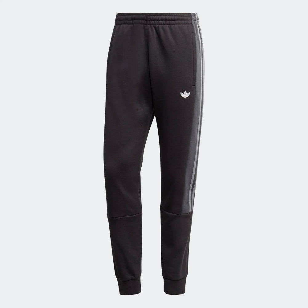 Focuses on the elasticated waistband and the professional finish of the drawcord.