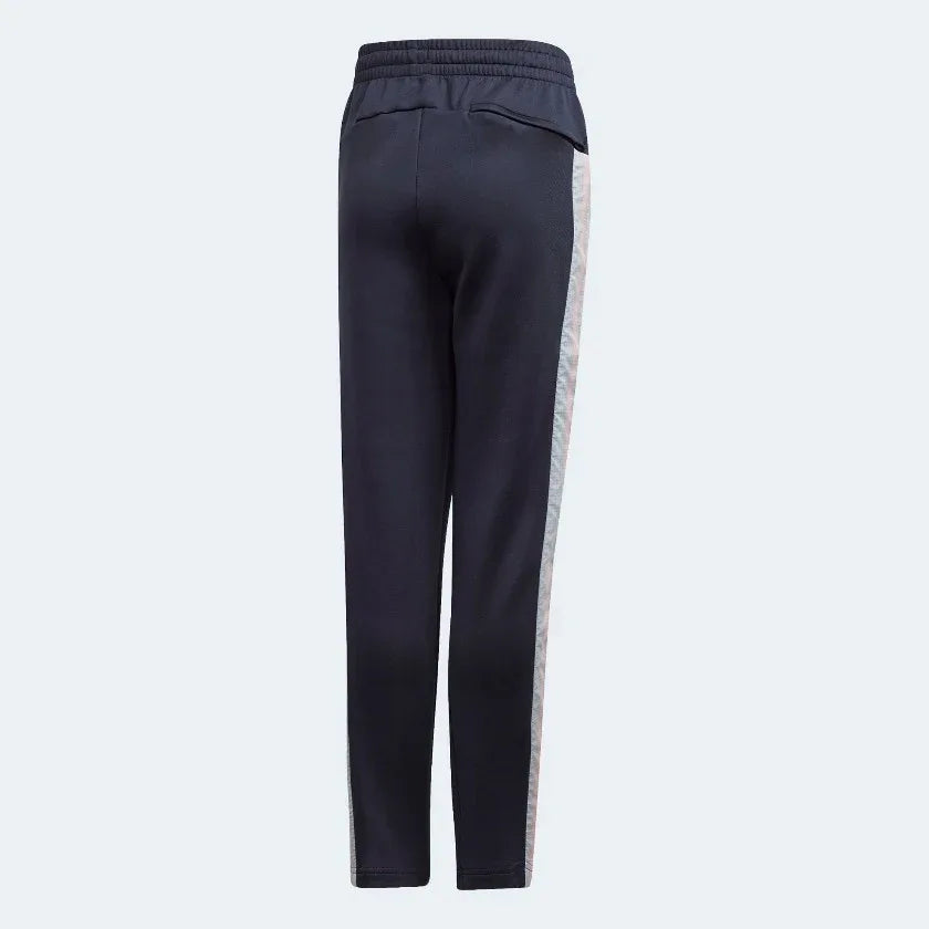 Displays the clean rear design and the quality of the stitching.