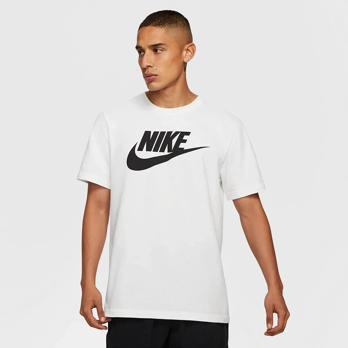 tradesports.co.uk Nike Men's NSW Graphic Logo T-Shirt BV0622 100 Main image