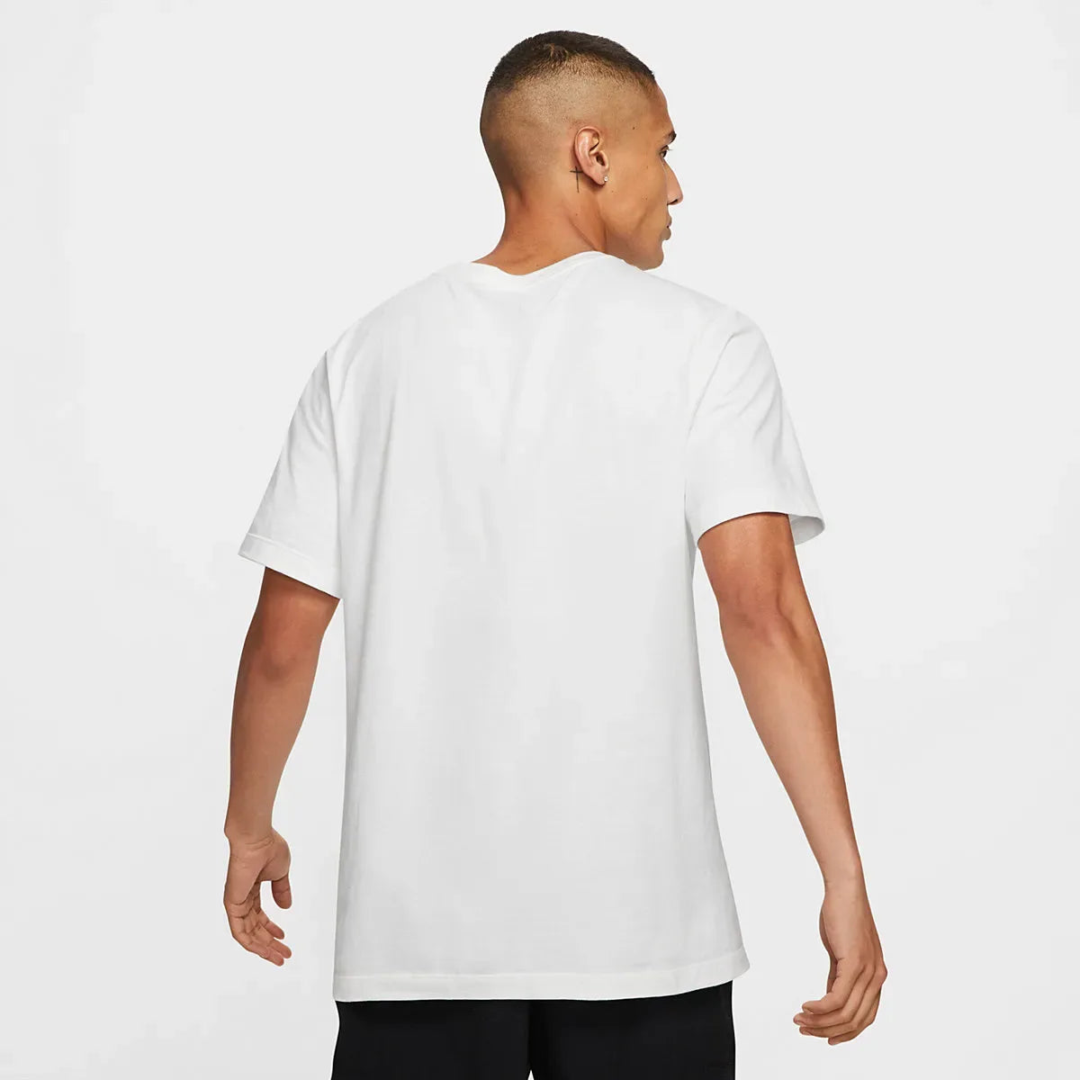 tradesports.co.uk Nike Men's NSW Graphic Logo T-Shirt BV0622 100