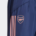 Logo and 3 stripes design on the side of the pants